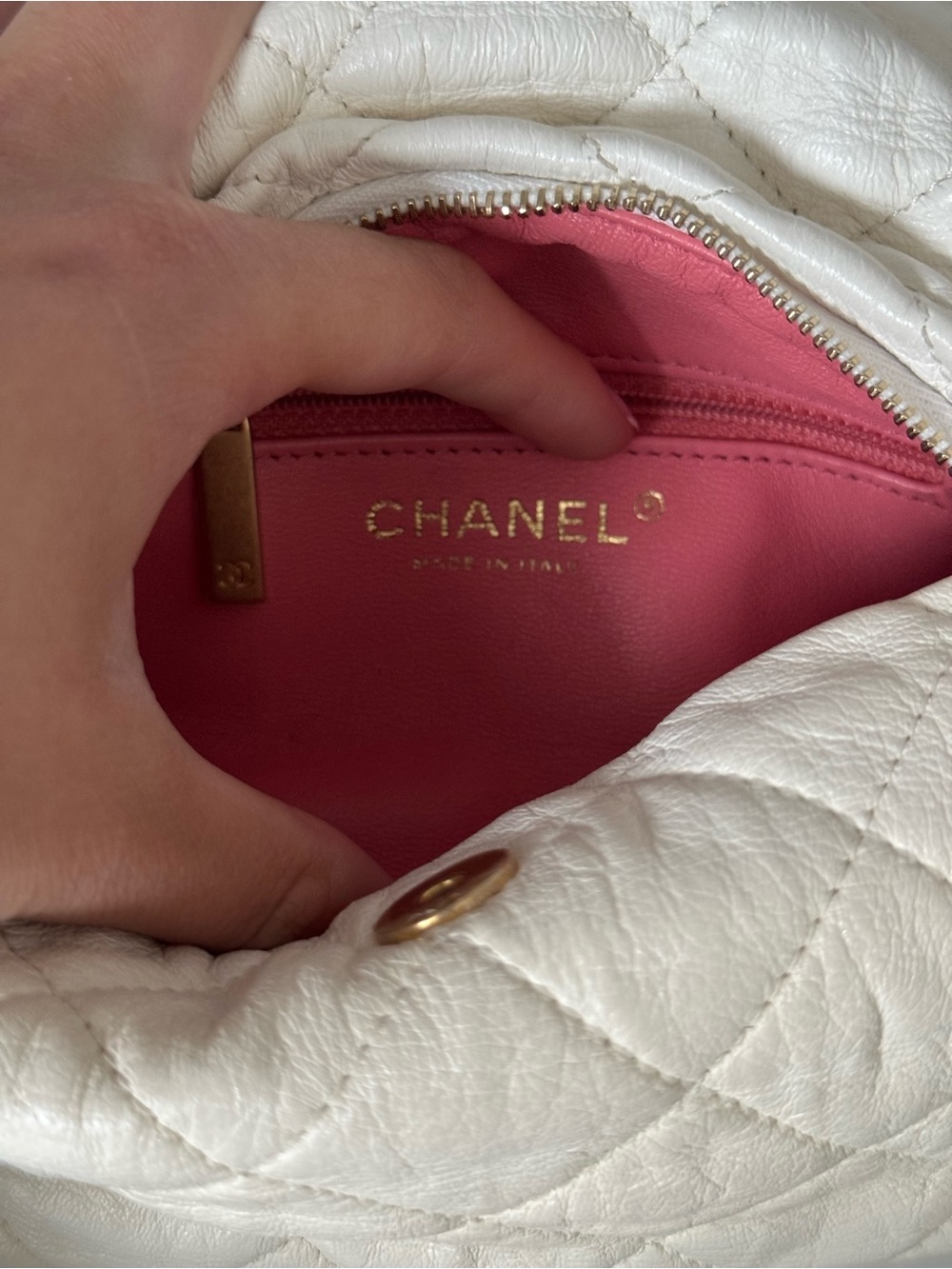 Chanel Shoulder Bag with Gold Chain Strap and Handle CC Logo - Picture 5 of 5